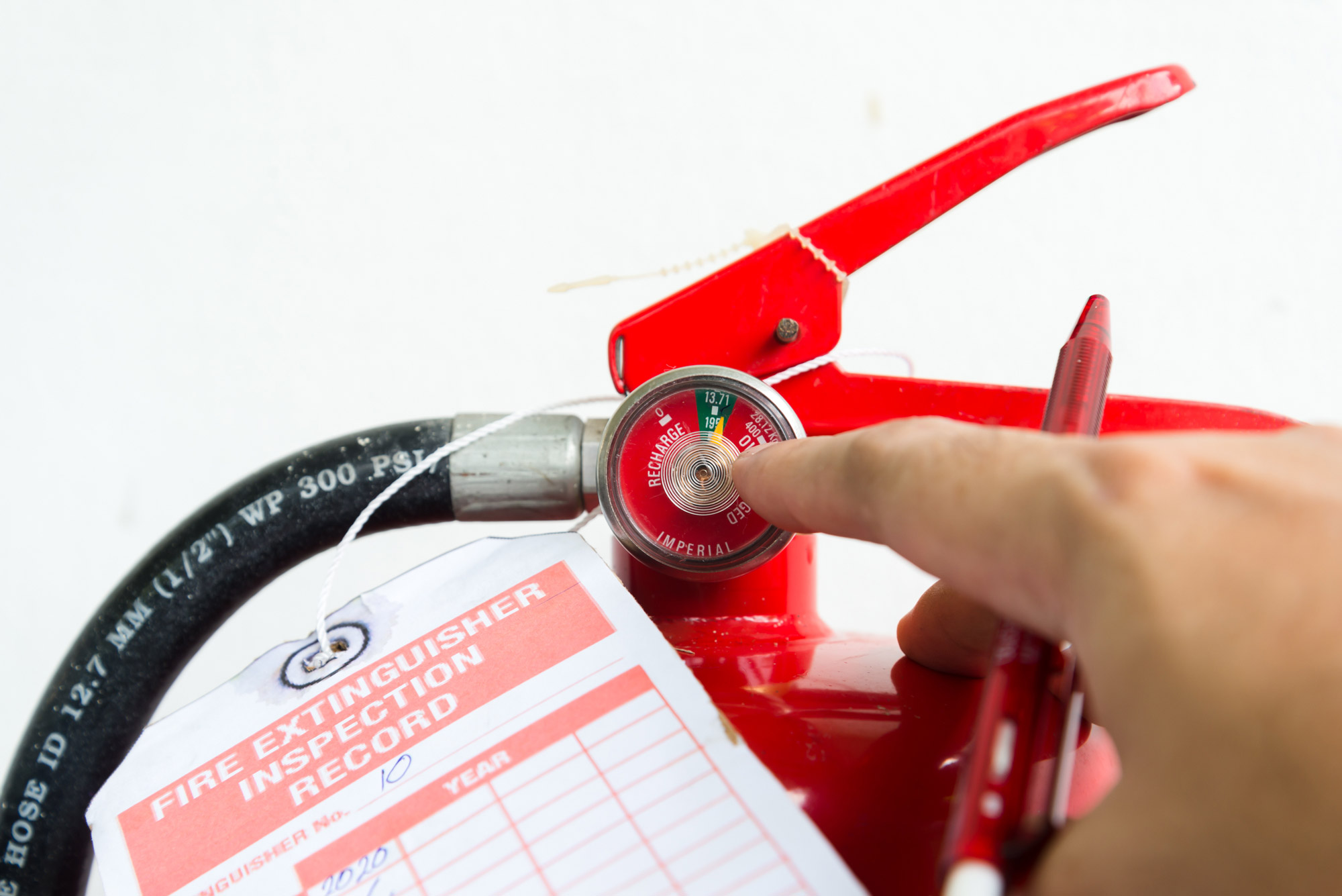 Fire extinguisher monthly check pressure guage