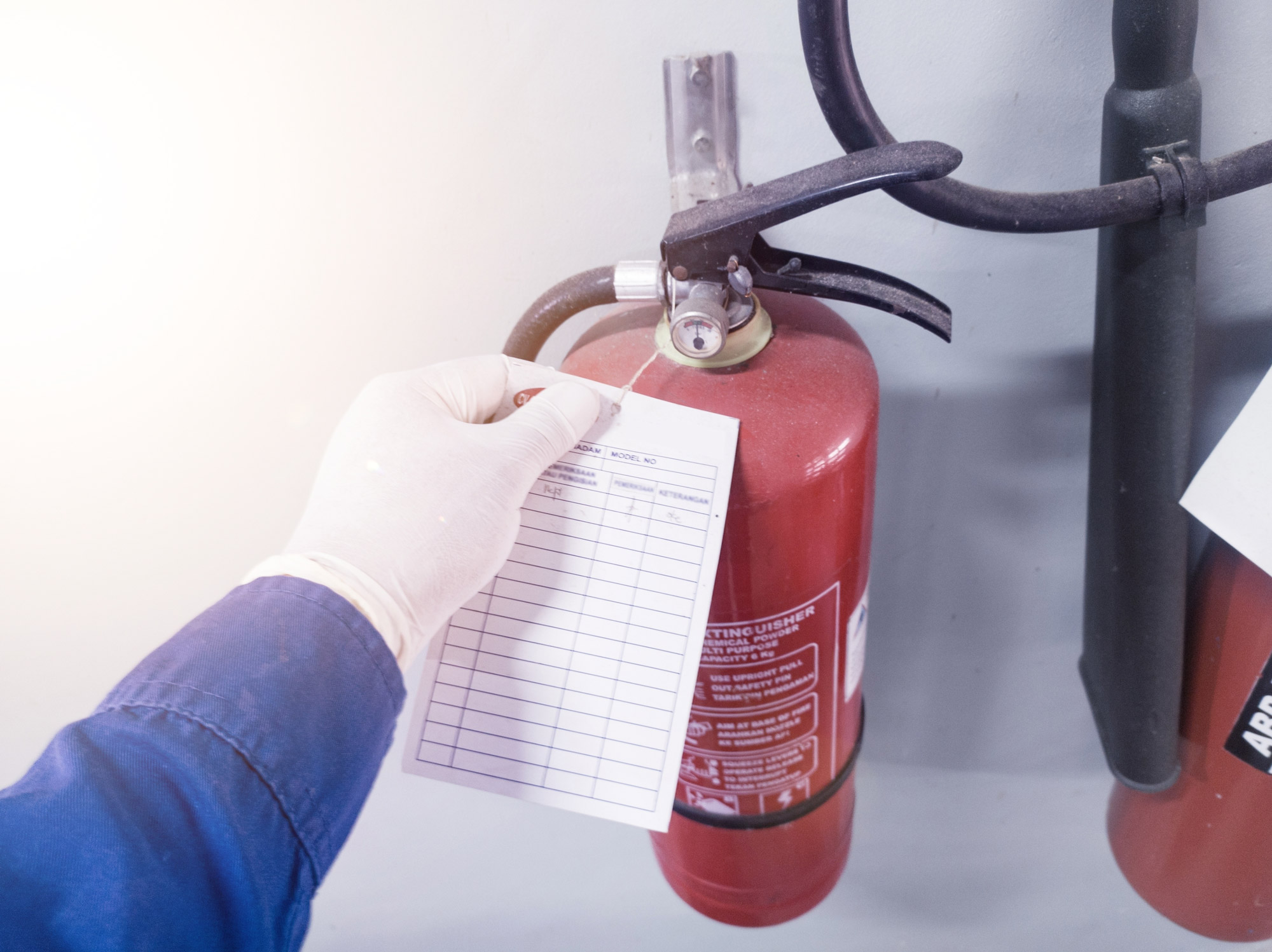 Check and inspection condition of the fire extinguisher